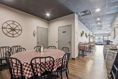 N112W16700  Mequon Rd, Germantown, WI 53022 - Photo 8