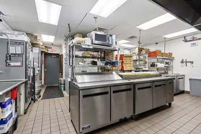 N112W16700  Mequon Rd, Germantown, WI 53022 - Photo 10