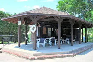 8510 W Waterford Ave, Greenfield, WI 53228 - Photo 18