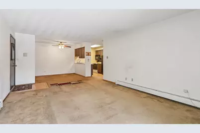 8510 W Waterford Ave #5, Greenfield, WI 53228 - Photo 8