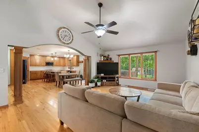 336  Kettle Moraine Dr, Slinger, WI 53086 - Photo 10