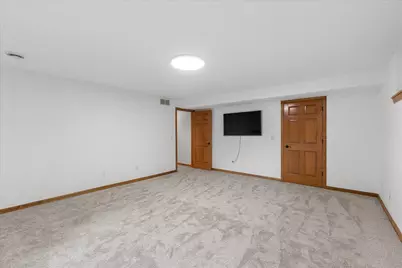 336  Kettle Moraine Dr, Slinger, WI 53086 - Photo 20