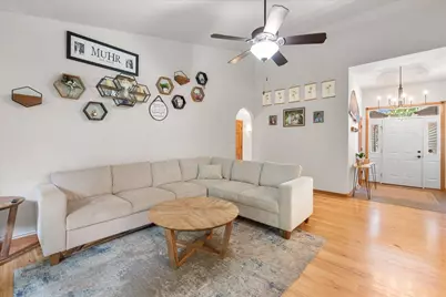 336  Kettle Moraine Dr, Slinger, WI 53086 - Photo 8