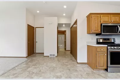 437  Kennedy Ct, Howards Grove, WI 53083 - Photo 12