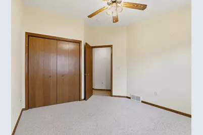 437  Kennedy Ct, Howards Grove, WI 53083 - Photo 18