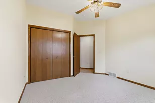 437 Kennedy Ct, Howards Grove, WI 53083 - Photo 18