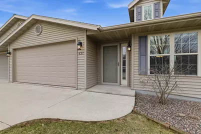 437  Kennedy Ct, Howards Grove, WI 53083 - Photo 2