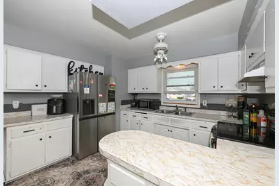 7509 W Carmen Ave, Milwaukee, WI 53218 - Photo 8