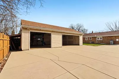 2947 S 71st St, Milwaukee, WI 53219 - Photo 30
