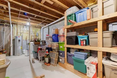 1407  Villa Park Ct, West Bend, WI 53090 - Photo 36