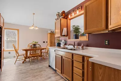 1407  Villa Park Ct, West Bend, WI 53090 - Photo 16