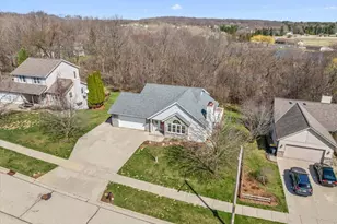1407 Villa Park Ct, West Bend, WI 53090 - Photo 50
