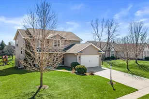 503 Brockway Dr, Mukwonago, WI 53149 - Photo 2