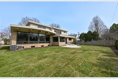 2301 E Glendale Ave, Whitefish Bay, WI 53211 - Photo 50