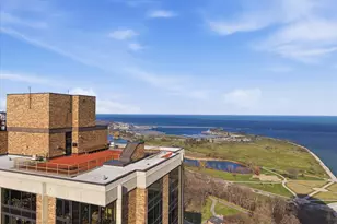 929 N Astor St, Milwaukee, WI 53202 - Photo 32