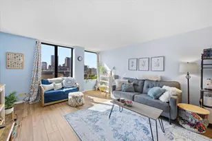 929 N Astor St, Milwaukee, WI 53202 - Photo 6