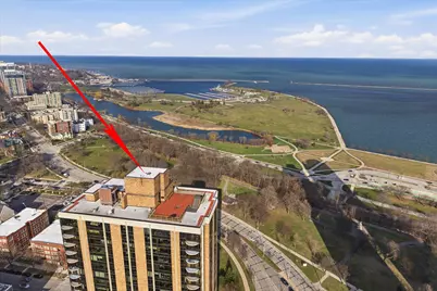 929 N Astor St #405, Milwaukee, WI 53202 - Photo 8