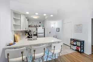 929 N Astor St, Milwaukee, WI 53202 - Photo 12