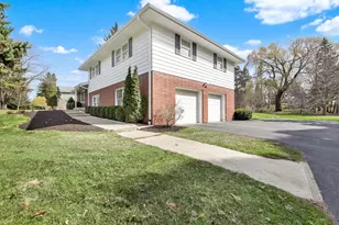 19255 Gebhardt Rd, Brookfield, WI 53045 - Photo 4