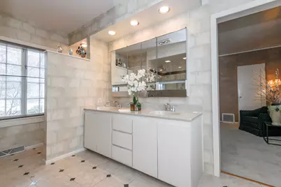 122 S Grand Ave, Waukesha, WI 53186 - Photo 40