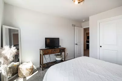 3640  Madison St, Waukesha, WI 53188 - Photo 32