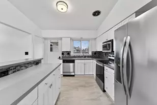 4422 Glenway St, Wauwatosa, WI 53225 - Photo 4