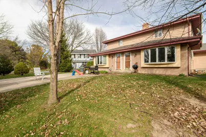 1600  Stardust Dr, Waukesha, WI 53186 - Photo 6