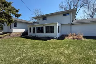 21970 W Mac Gregor Dr, New Berlin, WI 53146 - Photo 4