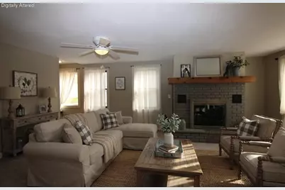 1303 S 9th St, Watertown, WI 53094 - Photo 2