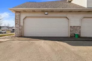 1540 Raintree Ln, Racine, WI 53406 - Photo 28