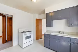 2175 S 89th St, West Allis, WI 53227 - Photo 10