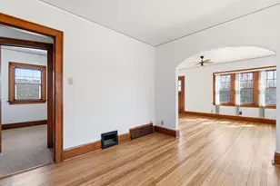 2175 S 89th St, West Allis, WI 53227 - Photo 6