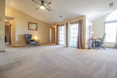 1612  Commonwealth Dr #8, Fort Atkinson, WI 53538 - Photo 6