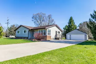 S17W37015 Henry St, Ottawa, WI 53118 - Photo 42