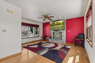 1416 Villa Park Ct, West Bend, WI 53090 - Photo 4