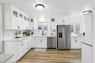 933 Mulberry St, Lake Mills, WI 53551 - Photo 10