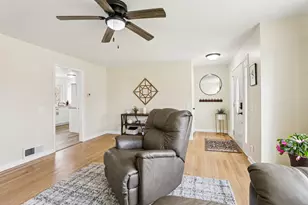933 Mulberry St, Lake Mills, WI 53551 - Photo 8