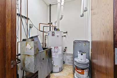 626 S 5th St, Milwaukee, WI 53204 - Photo 26