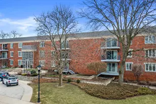 13335 Watertown Plank Rd, Elm Grove, WI 53122 - Photo 24