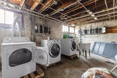 813 S Shea Ave, Milwaukee, WI 53215 - Photo 26