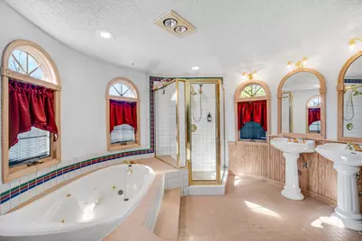 12375 W Holmes Ave, Greenfield, WI 53228 - Photo 22