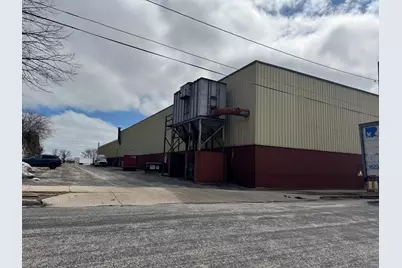 822 S 14th St, Manitowoc, WI 54220 - Photo 8