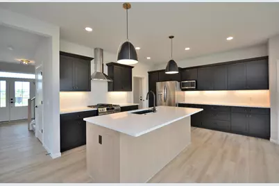 640  Standing Stone Dr, Waukesha, WI 53189 - Photo 8