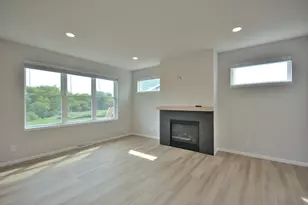 640 Standing Stone Dr, Waukesha, WI 53189 - Photo 4