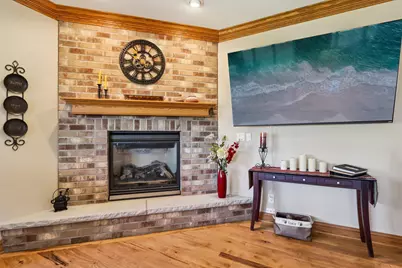 5888  Steeple Ln, Wayne, WI 53090 - Photo 8