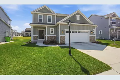 547  Wild Oak Rd, Hartland, WI 53029 - Photo 1