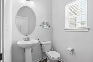 547 Wild Oak Rd, Hartland, WI 53029 - Photo 16