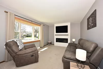 2036  Lenora Dr, West Bend, WI 53090 - Photo 4