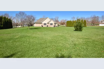 550  Hunters Xing, Slinger, WI 53086 - Photo 28