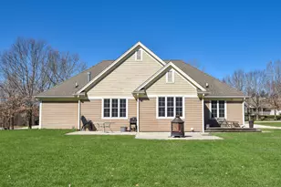 550 Hunters Crossing, Slinger, WI 53086 - Photo 24